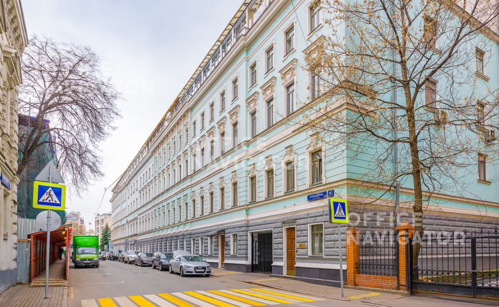 Продажа офиса 128.6 м², 1 этаж, в бизнес-центре Леонтьевский пер., 11
