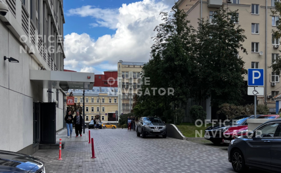 Аренда офиса 746 м², 2 этаж, в бизнес-центре Wall Street
