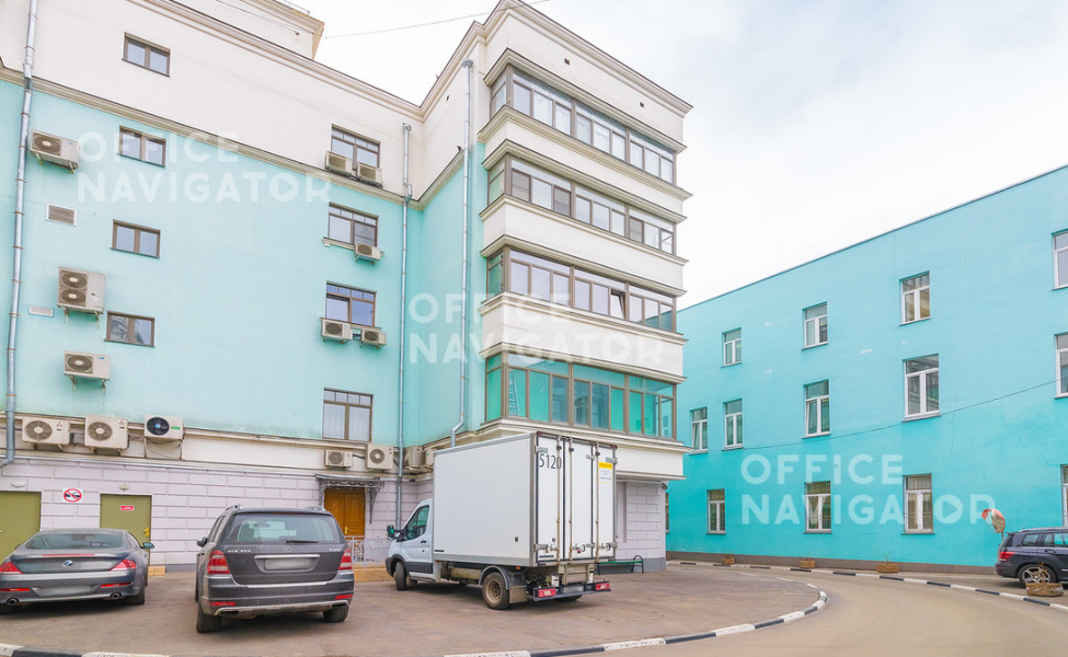 Продажа офиса 128.6 м², 1 этаж, в бизнес-центре Леонтьевский пер., 11
