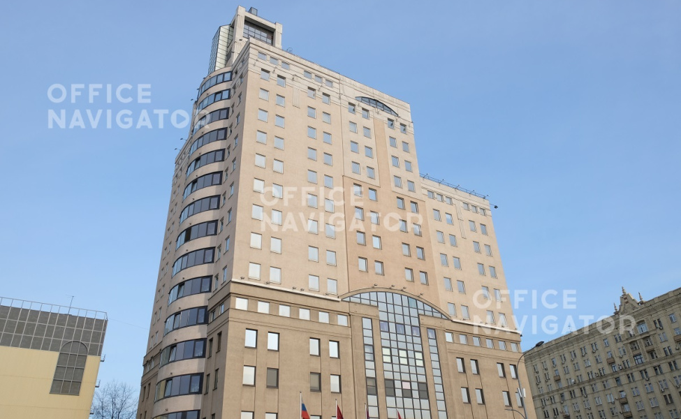 Аренда офиса 410 м², 1 этаж, в бизнес-центре Капитал
