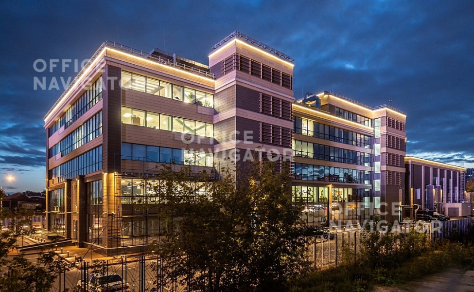 Аренда офиса 1212 м², 3 этаж, в бизнес-центре Квадрат
