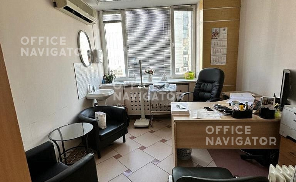 Аренда офиса 300 м², 4 этаж, в бизнес-центре Калужский

