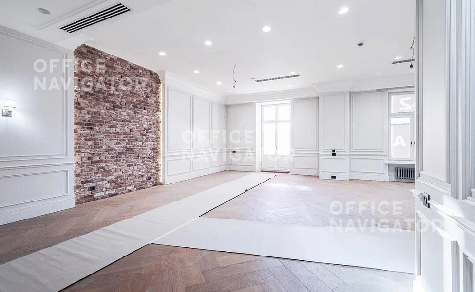 Аренда офиса 322 м², 2 этаж, в бизнес-центре Петровка ул., 18
