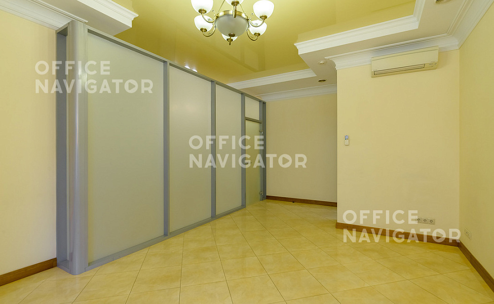 Продажа офиса 128.6 м², 1 этаж, в бизнес-центре Леонтьевский пер., 11
